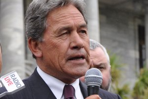 winston-peters-mic
